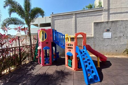 Apartamento para alugar com 42m², 2 quartos e 1 vaga Apartamento para alugar com 42m², 2 quartos e 1 vagaÁrea comum - Playground