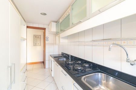Cozinha de apartamento para alugar com 3 quartos, 98m² em Tristeza, Porto Alegre