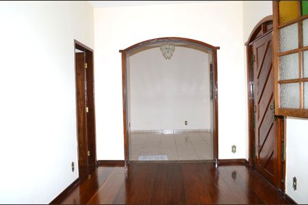 Sala de casa para alugar com 3 quartos, 255m² em São Gabriel, Belo Horizonte
