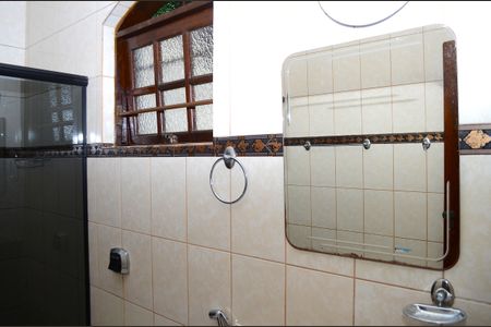 Casa para alugar com 255m², 3 quartos e 5 vagasBanheiro Corredor