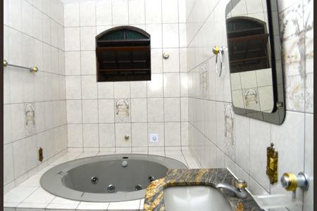 Casa para alugar com 255m², 3 quartos e 5 vagasBanheiro da Suíte