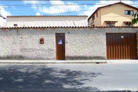 Casa para alugar com 255m², 3 quartos e 5 vagas FACHADA E PLACA
