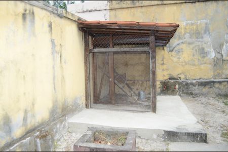 Casa para alugar com 255m², 3 quartos e 5 vagasQuintal