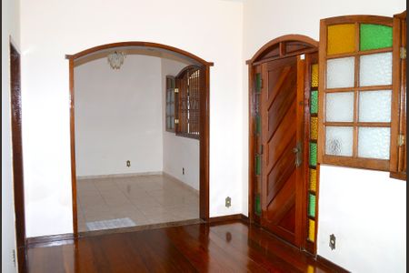 Detalhe Sala de casa para alugar com 3 quartos, 255m² em São Gabriel, Belo Horizonte