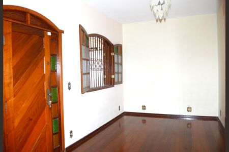 Casa para alugar com 255m², 3 quartos e 5 vagasSala