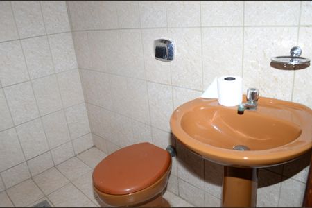 Casa para alugar com 255m², 3 quartos e 5 vagasBanheiro de serviço