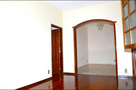 Casa para alugar com 255m², 3 quartos e 5 vagasSala
