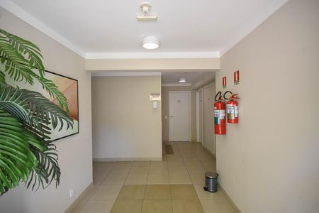 Apartamento à venda com 40m², 2 quartos e sem vaga Apartamento à venda com 40m², 2 quartos e sem vagaHall Social