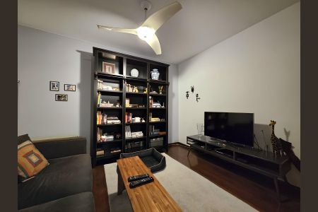 Apartamento à venda com 144m², 3 quartos e 3 vagas Apartamento à venda com 144m², 3 quartos e 3 vagasSala de TV