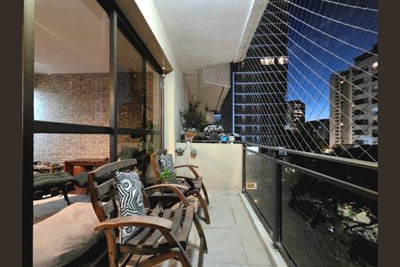 Apartamento à venda com 144m², 3 quartos e 3 vagas Apartamento à venda com 144m², 3 quartos e 3 vagasVaranda da Sala