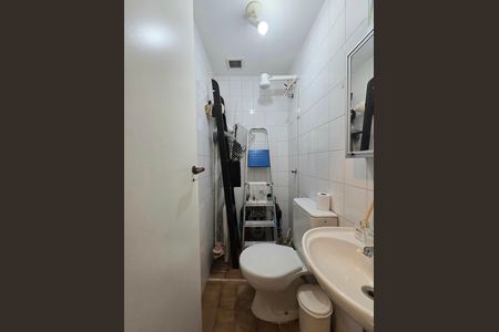 Apartamento à venda com 144m², 3 quartos e 3 vagas Apartamento à venda com 144m², 3 quartos e 3 vagasBanheiro de serviço