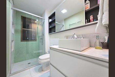 Apartamento à venda com 144m², 3 quartos e 3 vagas Apartamento à venda com 144m², 3 quartos e 3 vagasBanheiro da Suíte 2