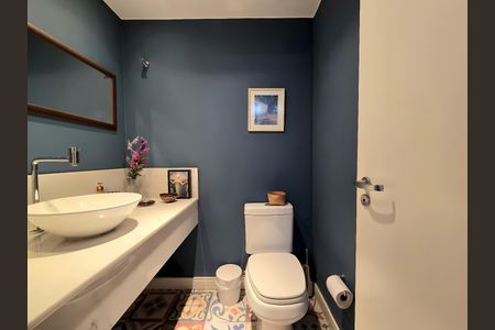Apartamento à venda com 144m², 3 quartos e 3 vagas Apartamento à venda com 144m², 3 quartos e 3 vagasLavabo