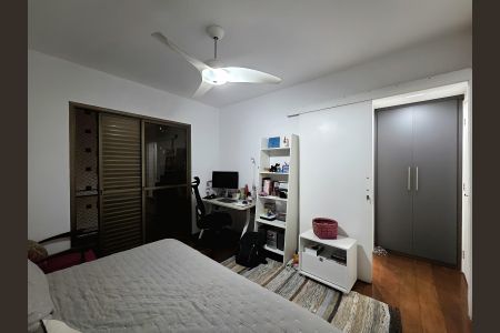 Apartamento à venda com 144m², 3 quartos e 3 vagas Apartamento à venda com 144m², 3 quartos e 3 vagasSuíte 2
