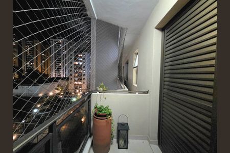 Apartamento à venda com 144m², 3 quartos e 3 vagas Apartamento à venda com 144m², 3 quartos e 3 vagasVaranda da Suíte 2