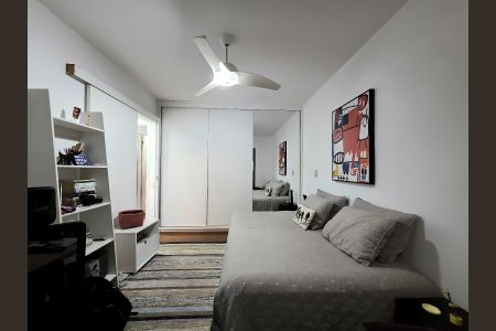 Apartamento à venda com 144m², 3 quartos e 3 vagas Apartamento à venda com 144m², 3 quartos e 3 vagasSuíte 2