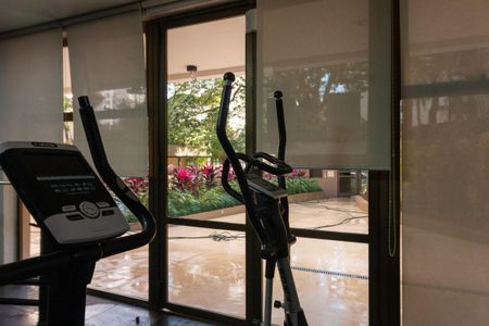 Apartamento à venda com 144m², 3 quartos e 3 vagas Apartamento à venda com 144m², 3 quartos e 3 vagasÁrea comum - Academia