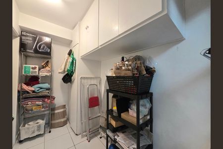 Apartamento à venda com 144m², 3 quartos e 3 vagas Apartamento à venda com 144m², 3 quartos e 3 vagasQuarto de Serviço