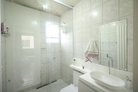 Apartamento à venda com 48m², 2 quartos e 1 vaga Apartamento à venda com 48m², 2 quartos e 1 vagaBanheiro