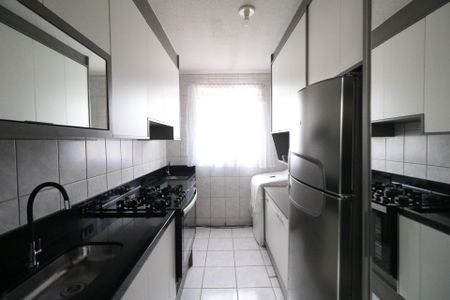 Apartamento à venda com 48m², 2 quartos e 1 vaga Apartamento à venda com 48m², 2 quartos e 1 vagaCozinha e Área de Serviço