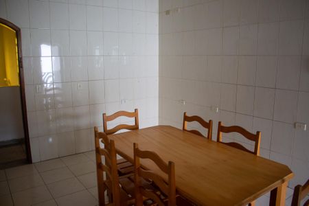 Casa para alugar com 120m², 3 quartos e 2 vagas Casa para alugar com 120m², 3 quartos e 2 vagasCozinha