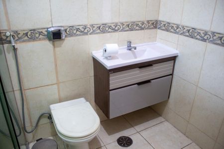 Casa para alugar com 120m², 3 quartos e 2 vagas Casa para alugar com 120m², 3 quartos e 2 vagasBanheiro da Suíte