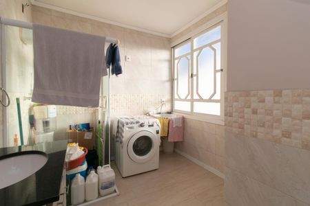 Casa à venda com 267m², 5 quartos e 3 vagas Casa à venda com 267m², 5 quartos e 3 vagasÁrea de Serviço