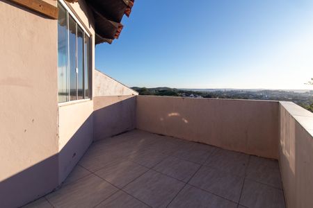 Sacada de casa à venda com 5 quartos, 267m² em Vila Nova, Porto Alegre