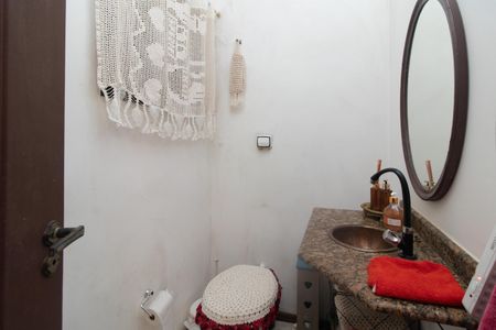 Casa à venda com 267m², 5 quartos e 3 vagas Casa à venda com 267m², 5 quartos e 3 vagasLavabo