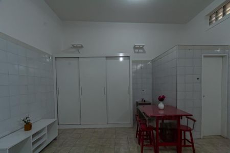 Casa à venda com 247m², 5 quartos e 10 vagas Casa à venda com 247m², 5 quartos e 10 vagasSalão Casa 2
