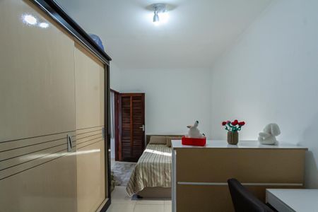 Casa à venda com 247m², 5 quartos e 10 vagas Casa à venda com 247m², 5 quartos e 10 vagasQuarto 2 Casa 2