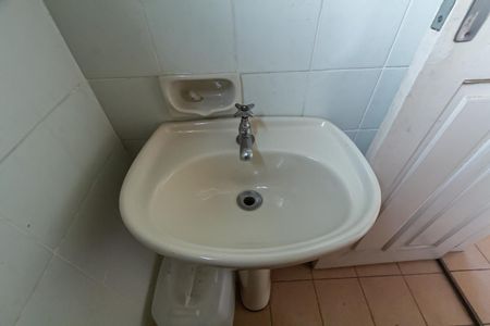 Casa à venda com 247m², 5 quartos e 10 vagas Casa à venda com 247m², 5 quartos e 10 vagasBanheiro da Suíte