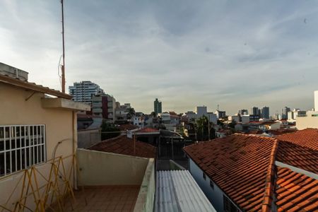 Casa à venda com 247m², 5 quartos e 10 vagas Casa à venda com 247m², 5 quartos e 10 vagasVista da Área de Serviço Casa 2