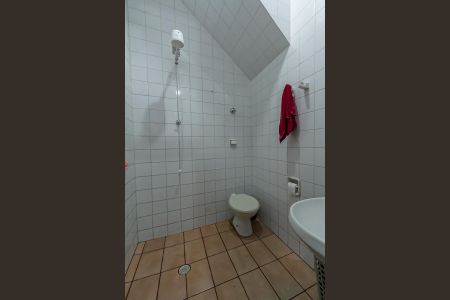 Casa à venda com 247m², 5 quartos e 10 vagas Casa à venda com 247m², 5 quartos e 10 vagasBanheiro