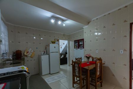 Casa à venda com 247m², 5 quartos e 10 vagas Casa à venda com 247m², 5 quartos e 10 vagasCozinha Casas 2