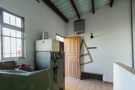 Casa à venda com 247m², 5 quartos e 10 vagas Casa à venda com 247m², 5 quartos e 10 vagasSuíte