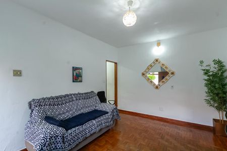 Casa à venda com 247m², 5 quartos e 10 vagas Casa à venda com 247m², 5 quartos e 10 vagasSala