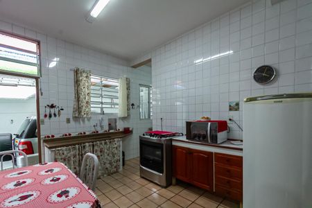Casa à venda com 247m², 5 quartos e 10 vagas Casa à venda com 247m², 5 quartos e 10 vagasCozinha