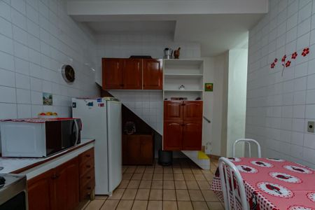 Casa à venda com 247m², 5 quartos e 10 vagas Casa à venda com 247m², 5 quartos e 10 vagasCozinha