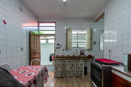Casa à venda com 247m², 5 quartos e 10 vagas Casa à venda com 247m², 5 quartos e 10 vagasCozinha