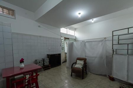 Casa à venda com 247m², 5 quartos e 10 vagas Casa à venda com 247m², 5 quartos e 10 vagasSalão Casa 2