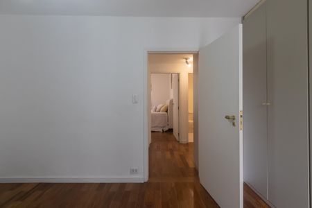 Apartamento à venda com 81m², 3 quartos e 1 vaga Apartamento à venda com 81m², 3 quartos e 1 vagaQuarto 2