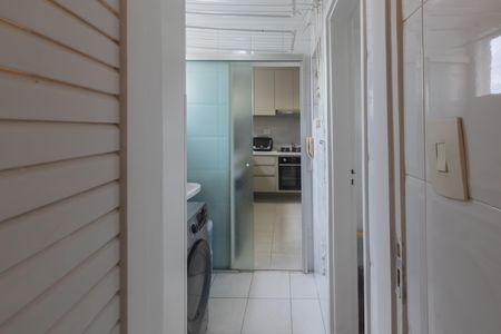 Apartamento à venda com 81m², 3 quartos e 1 vaga Apartamento à venda com 81m², 3 quartos e 1 vagaBanheiro de serviço