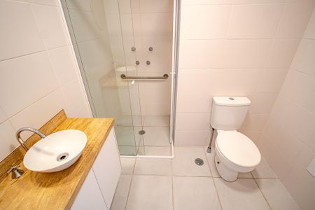Banheiro de kitnet/studio para alugar com 1 quarto, 24m² em Butantã, São Paulo