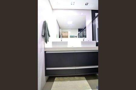 Apartamento à venda com 156m², 3 quartos e 3 vagasSuíte 1 Banheiro 