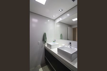 Apartamento à venda com 156m², 3 quartos e 3 vagasSuíte 1 Banheiro 