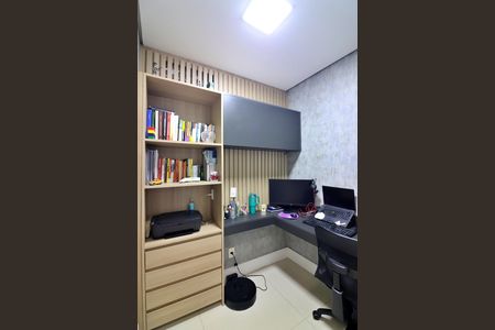 Apartamento à venda com 156m², 3 quartos e 3 vagasEscritório