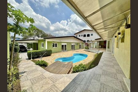 Foto 05 de casa para alugar com 8 quartos, 444m² em Granja Viana, Cotia