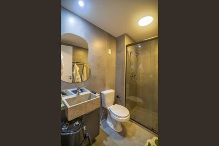 Banheiro de apartamento à venda com 1 quarto, 35m² em Mont’Serrat, Porto Alegre