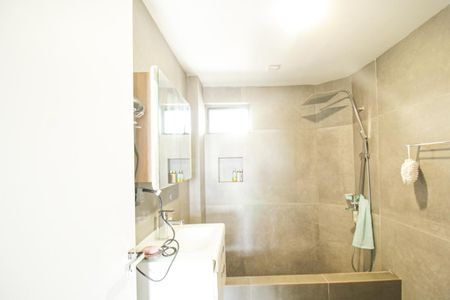 Apartamento à venda com 83m², 2 quartos e sem vaga Apartamento à venda com 83m², 2 quartos e sem vagaBanheiro